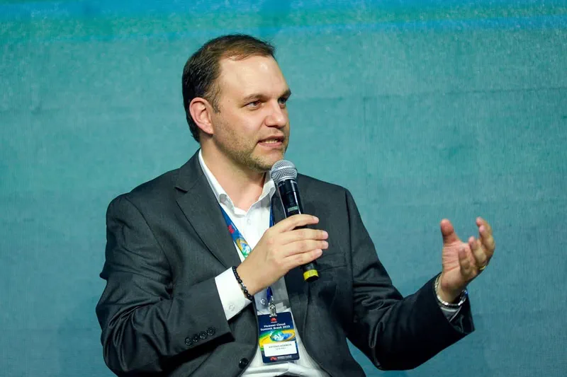 Do C3SL à modernização da infraestrutura digital brasileira