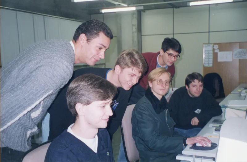 Jogo Outlive 25 conecta gerações de programadores da UFPR com base em software livre