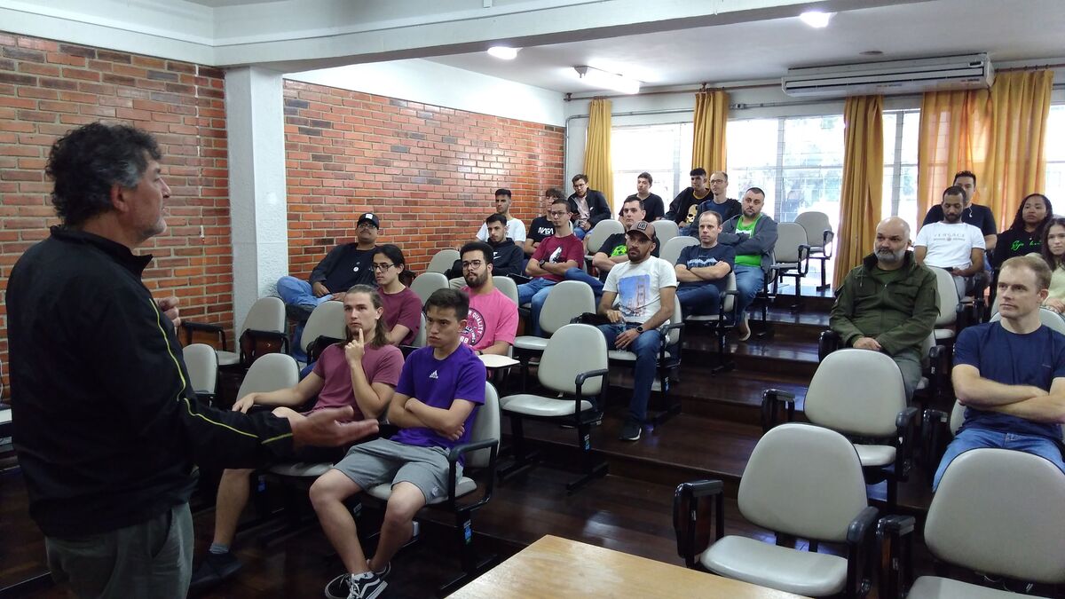 C3SL recebe visita de equipe de docentes e alunos do IFC de Brusque