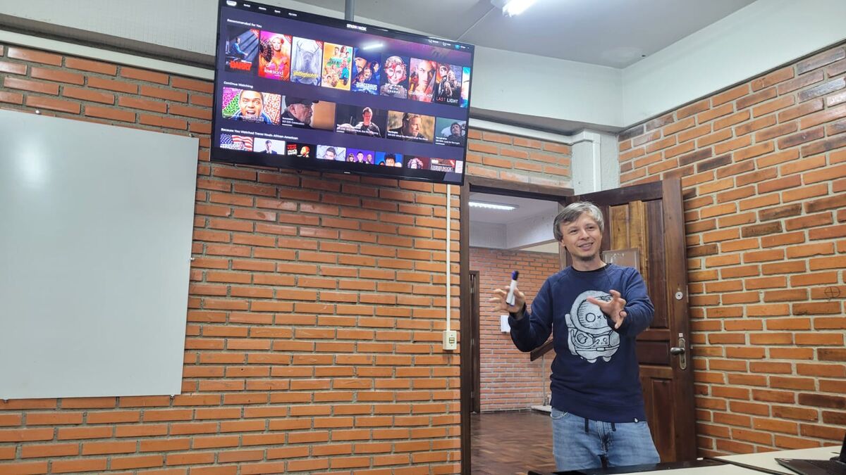 C3SL recebe palestra de egresso e ex-bolsista que atua em um dos maiores streamings da África