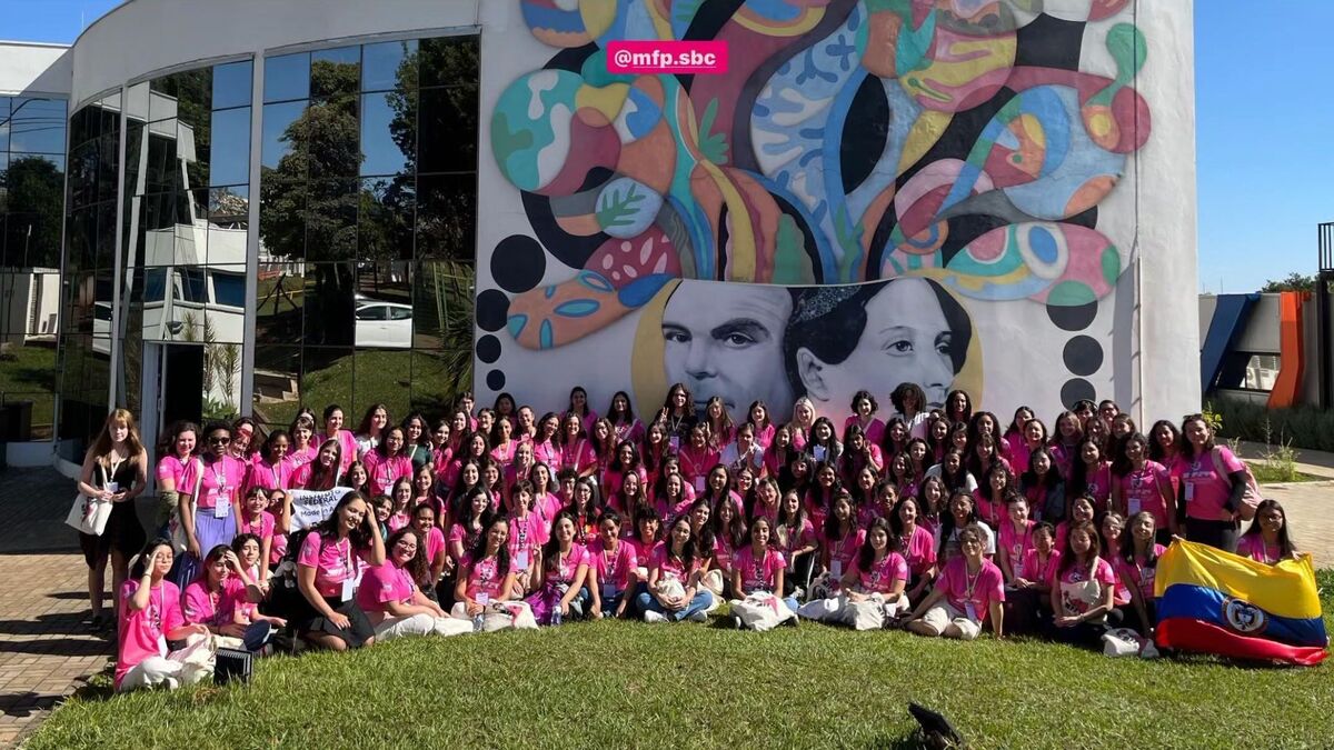 Bolsista do C3SL participa da final da Maratona Feminina de Programação