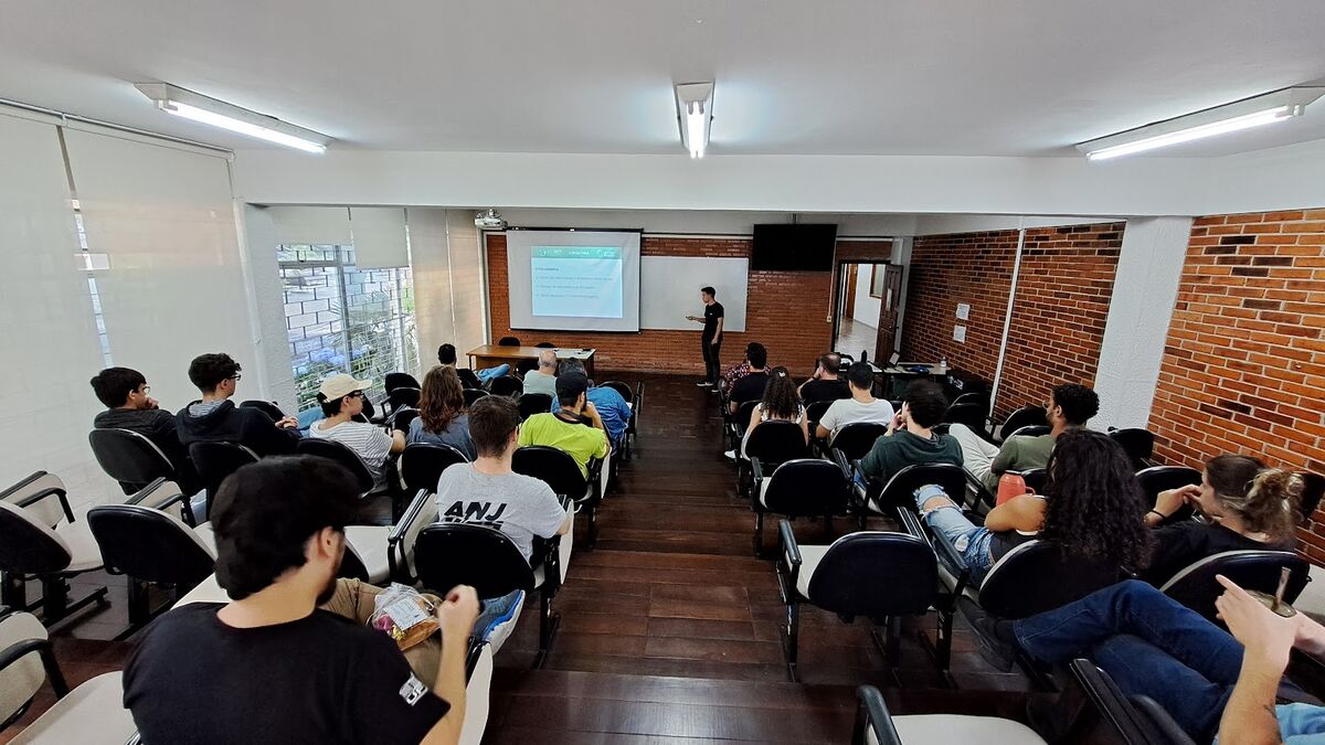 Seminário de transferência de conhecimento no DInf aborda inovação e dados educacionais